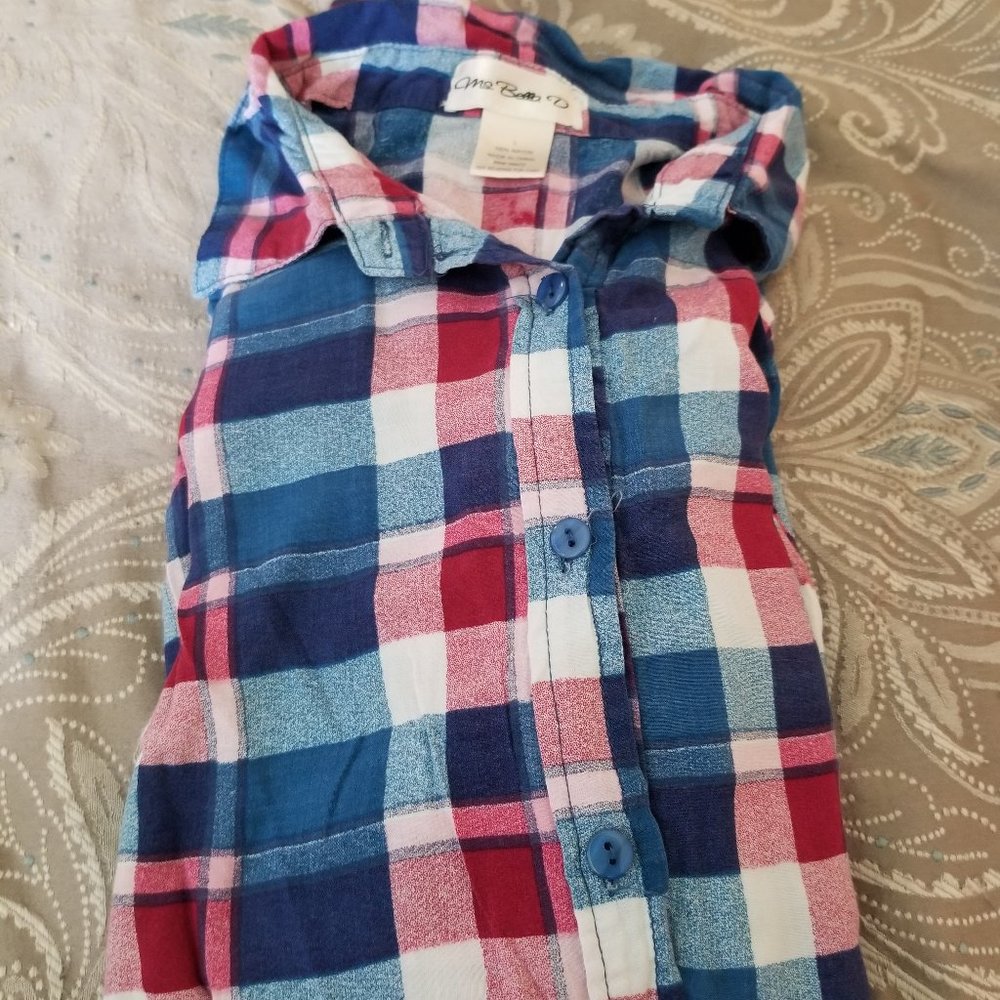 ❤️10 for $30 Ms. Bella D Button Up Shirt